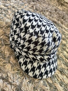 D&Y Black and White Houndstooth Cadet Cap One Size